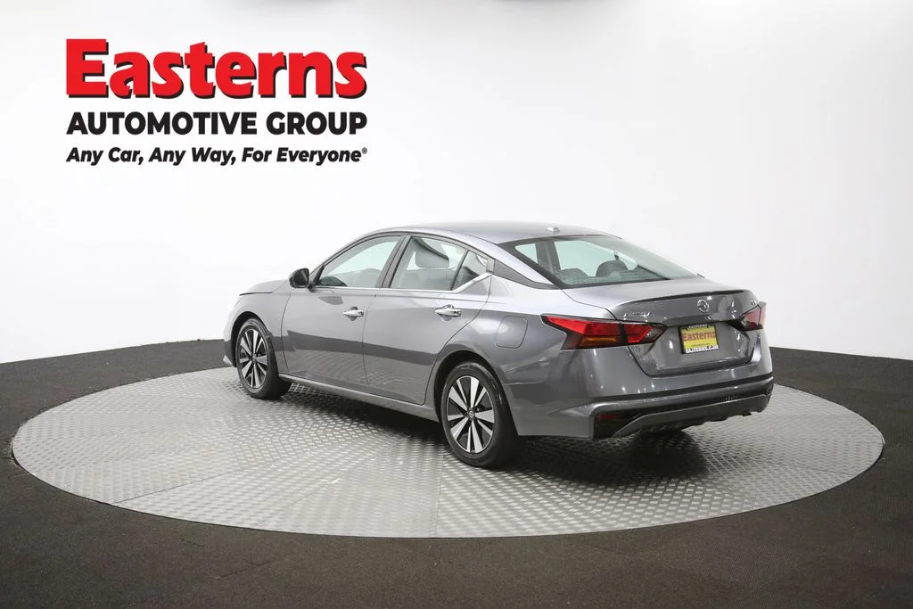 Used 2022 Gray Nissan 2.5 SV image 61