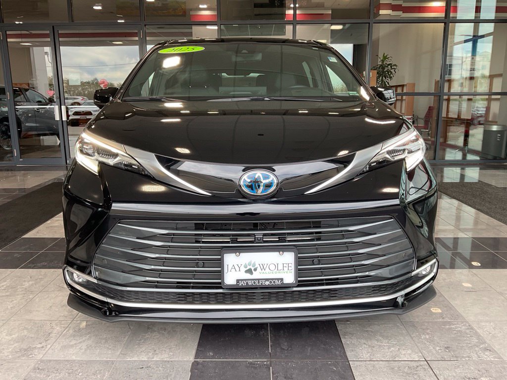 Certified 2025 Toyota Sienna Platinum with VIN 5TDESKFC7SS177951 for sale in Kansas City