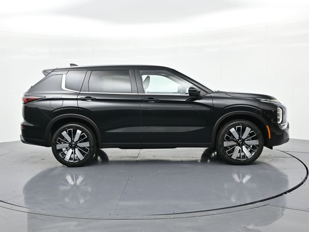 New 2026 Black Mitsubishi SE 1.5T S-AWC image 4