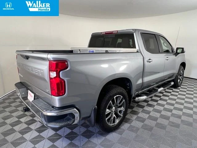 Used 2025 Sterling Gray Metallic Chevrolet LT image 8
