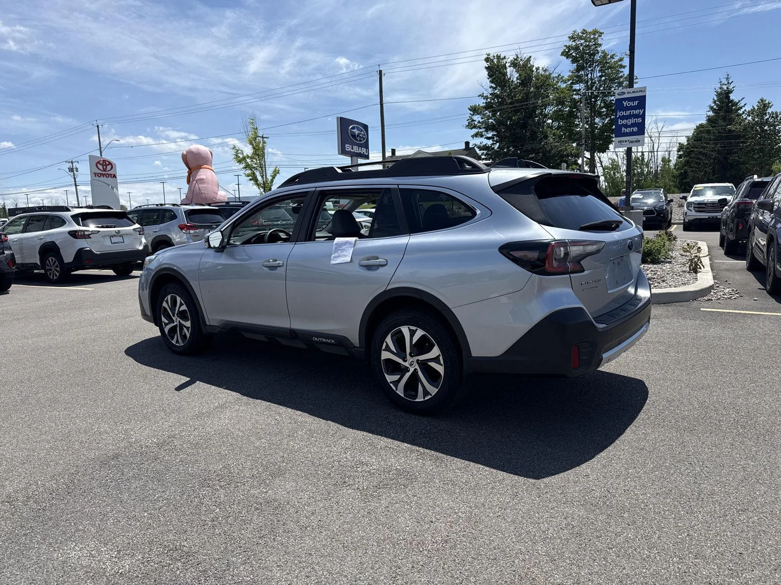Used 2021 Ice Silver Metallic Subaru Limited image 5