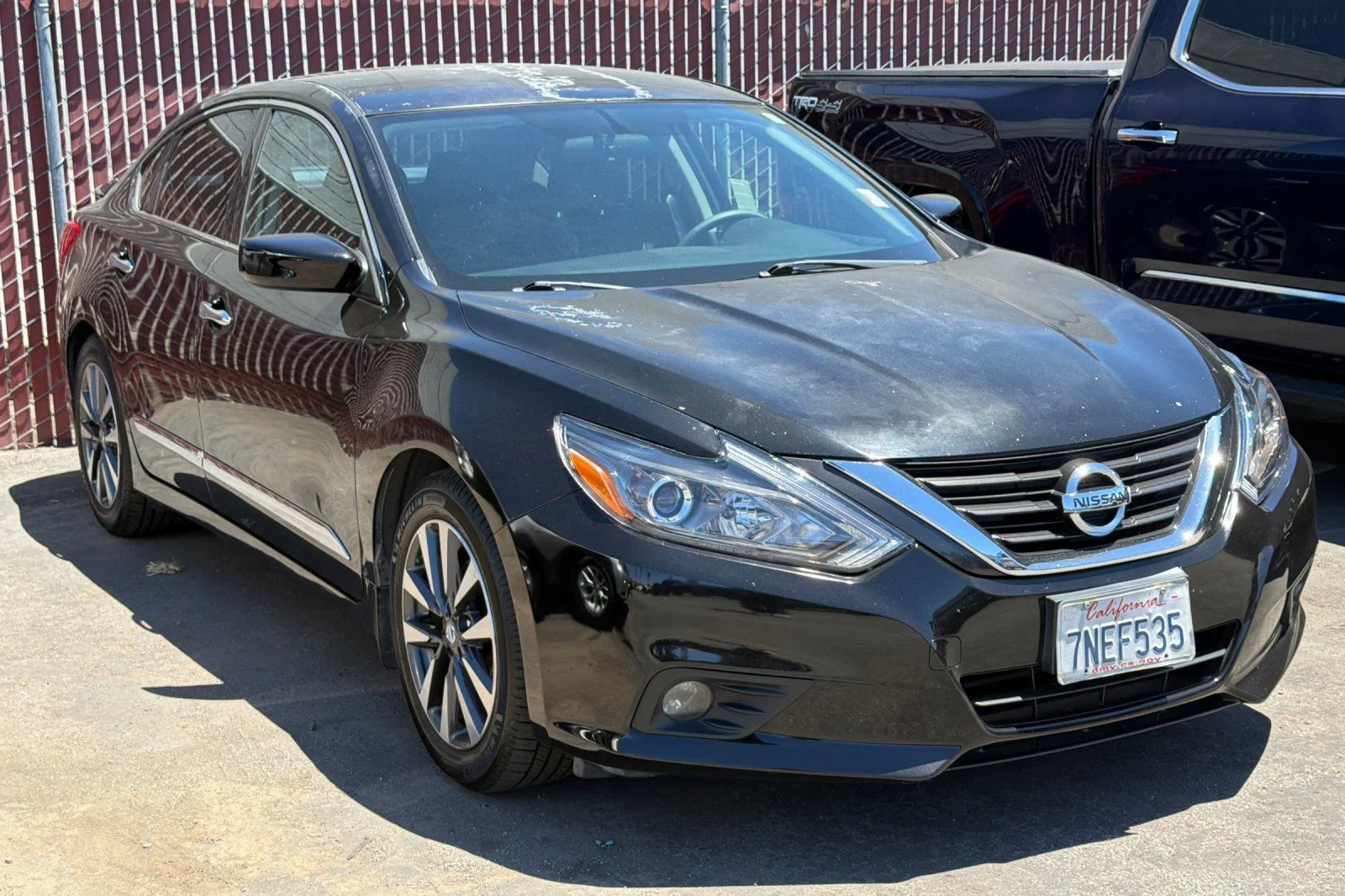 Used 2016 Black Nissan 2.5 SV image 2