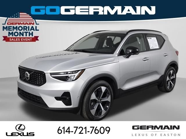 2025 Volvo XC40