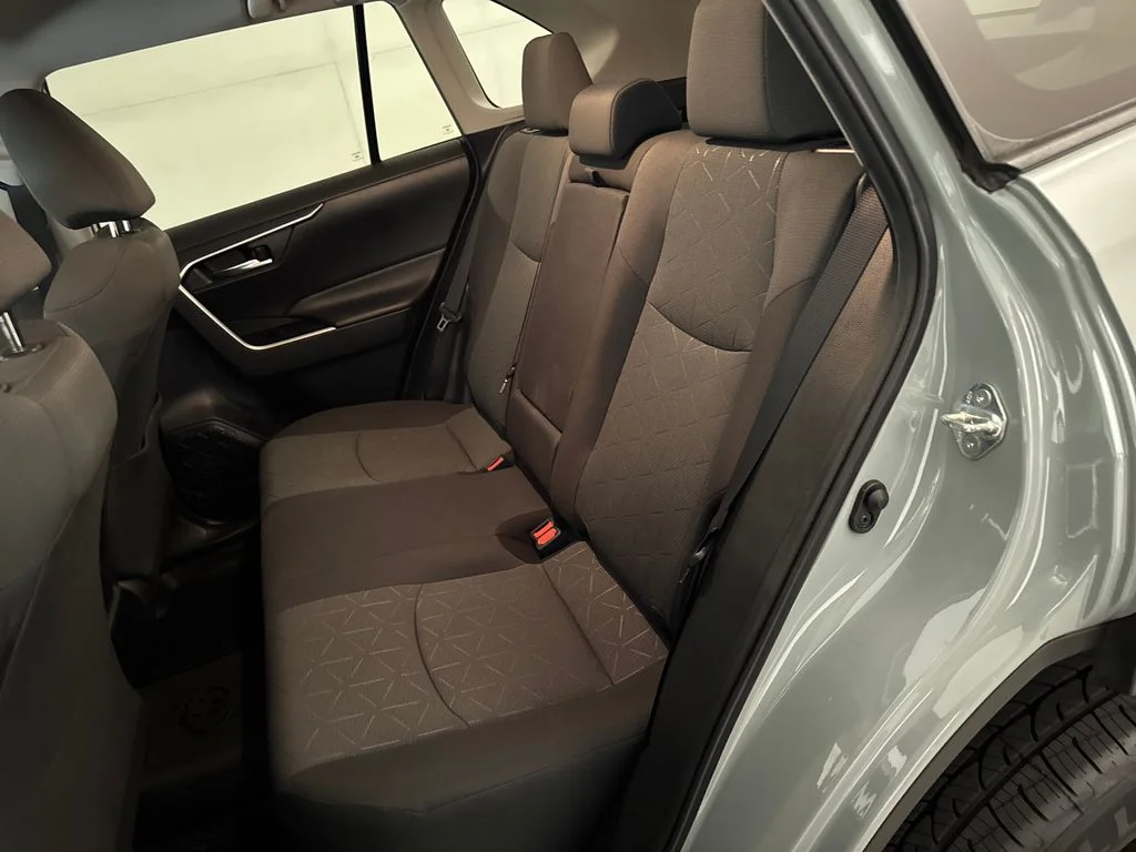 Certified Used 2020  Toyota XLE image 31