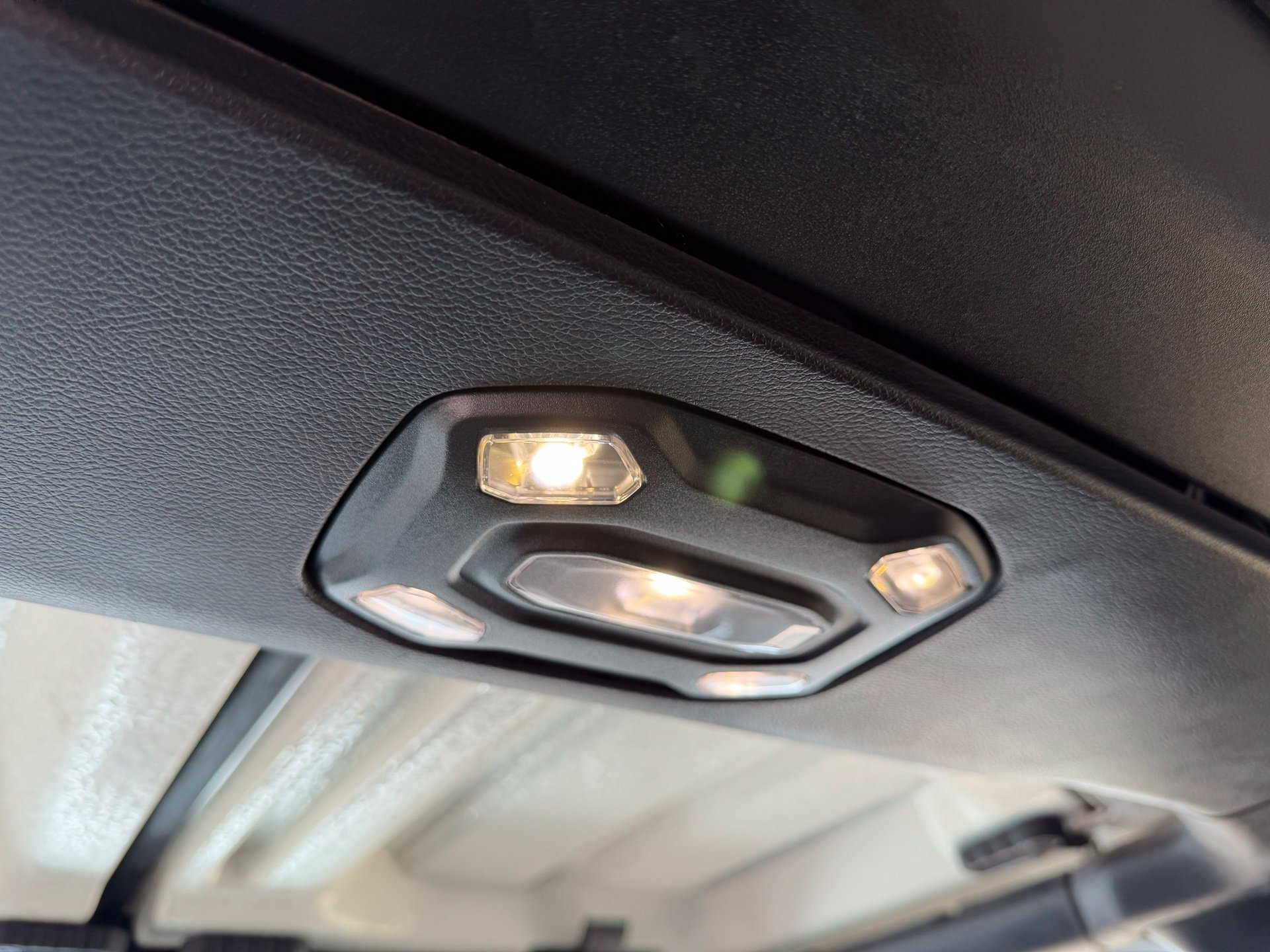 Used 2020 White Jeep Unlimited Sahara image 36
