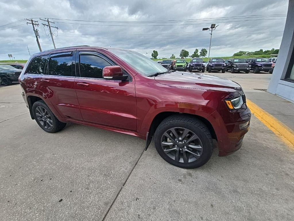 Used 2019 Red Jeep Overland image 10