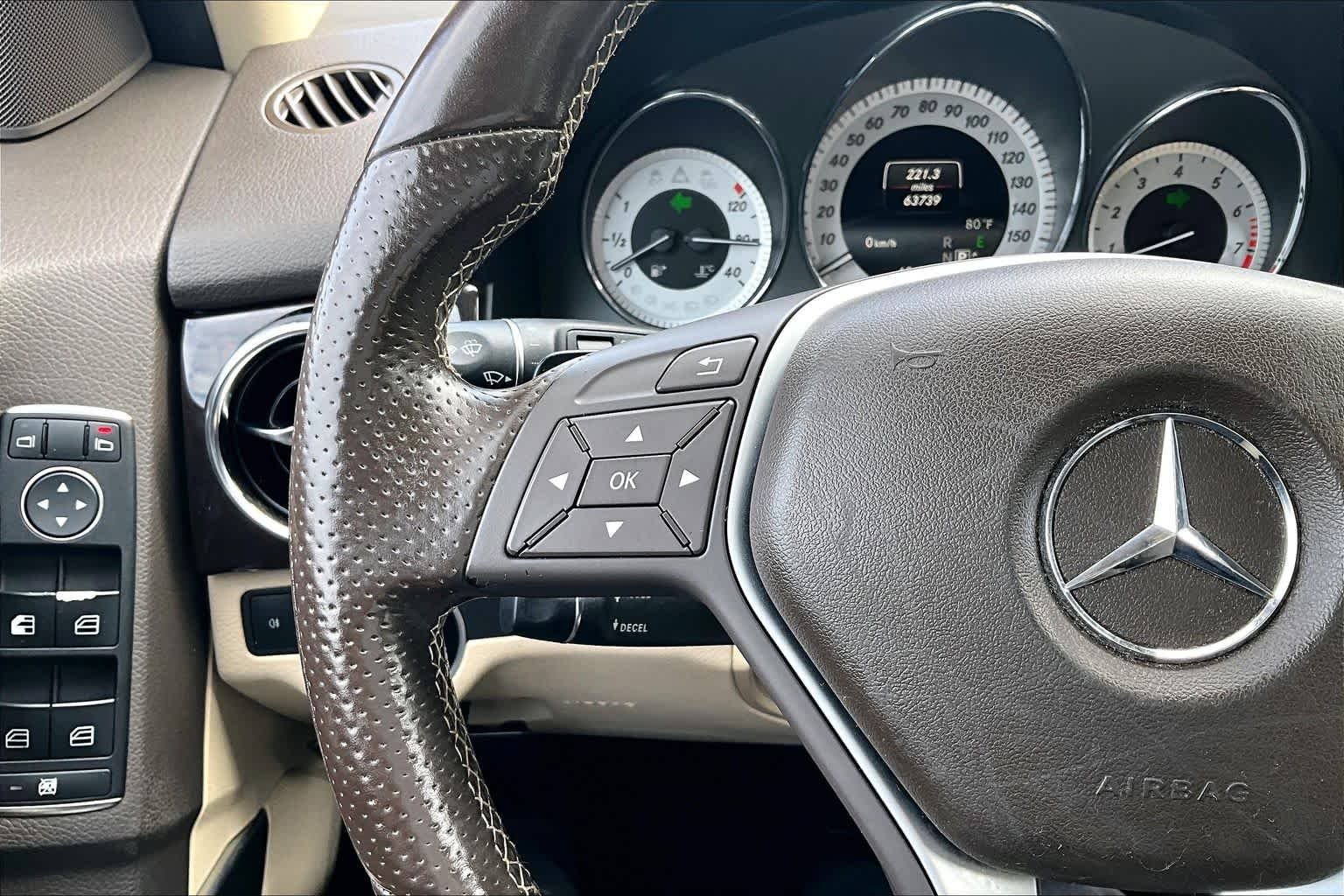 Used 2015 Obsidian Black Metallic Mercedes-Benz GLK 350 image 24