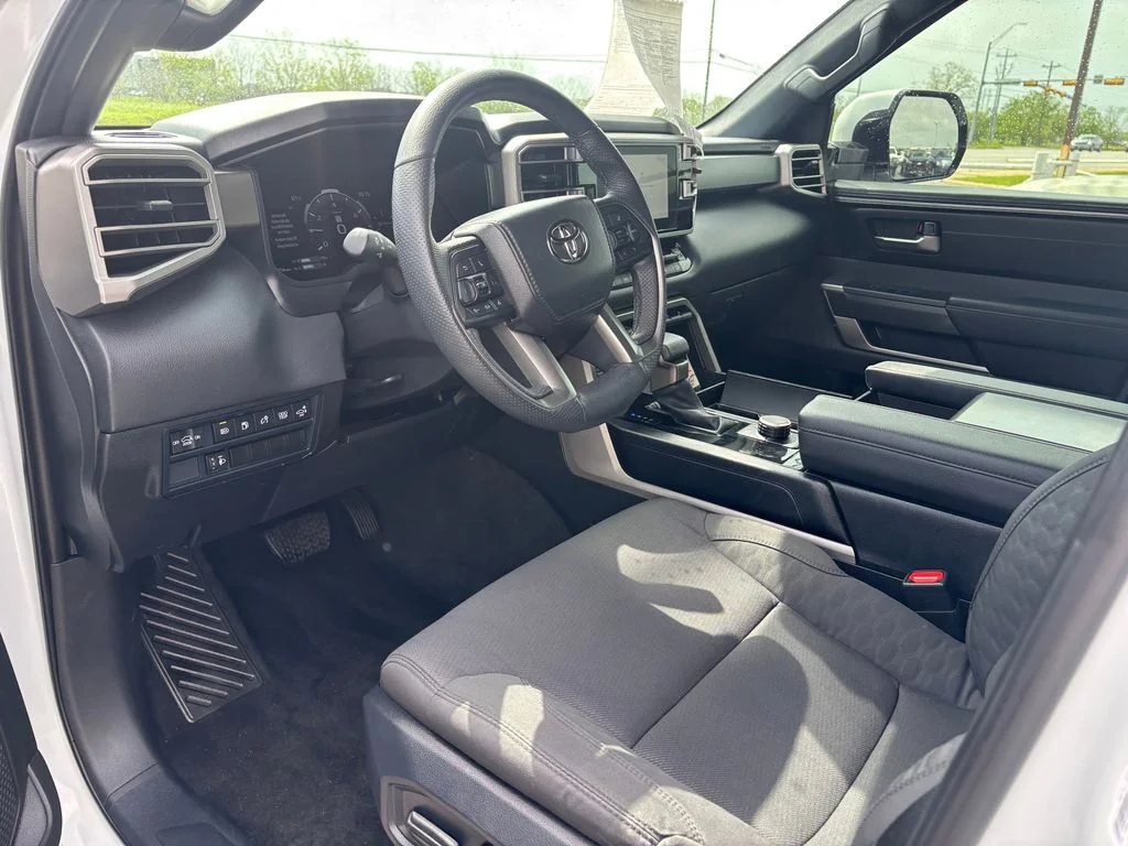 Used 2025 White Toyota SR5 image 8