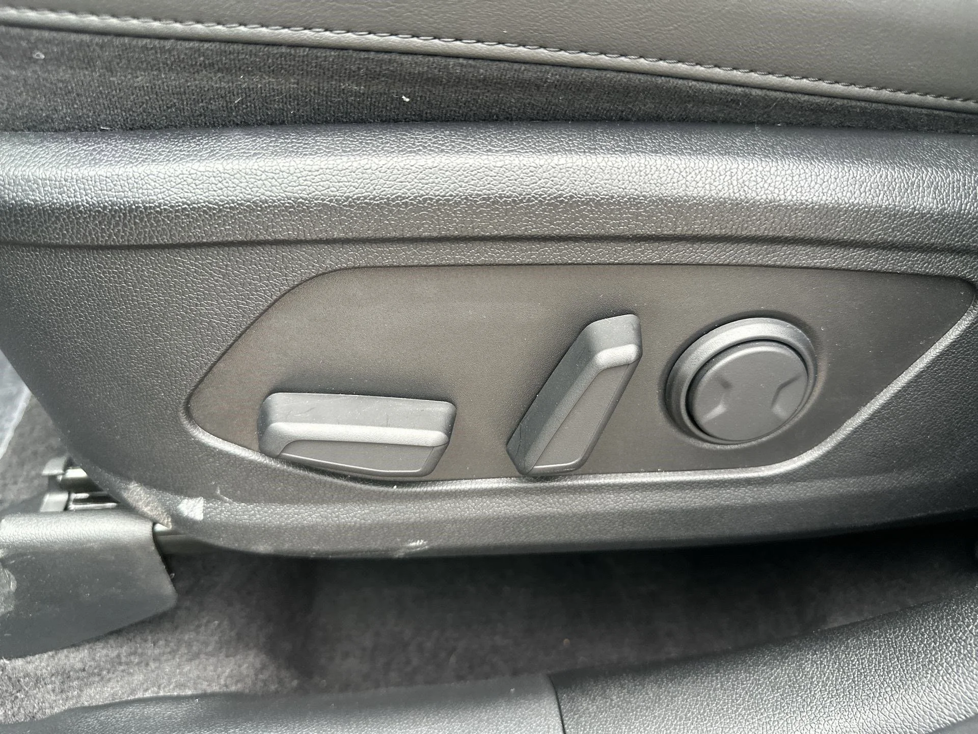 New 2025 Midnight Lake Blue Kia EX image 14