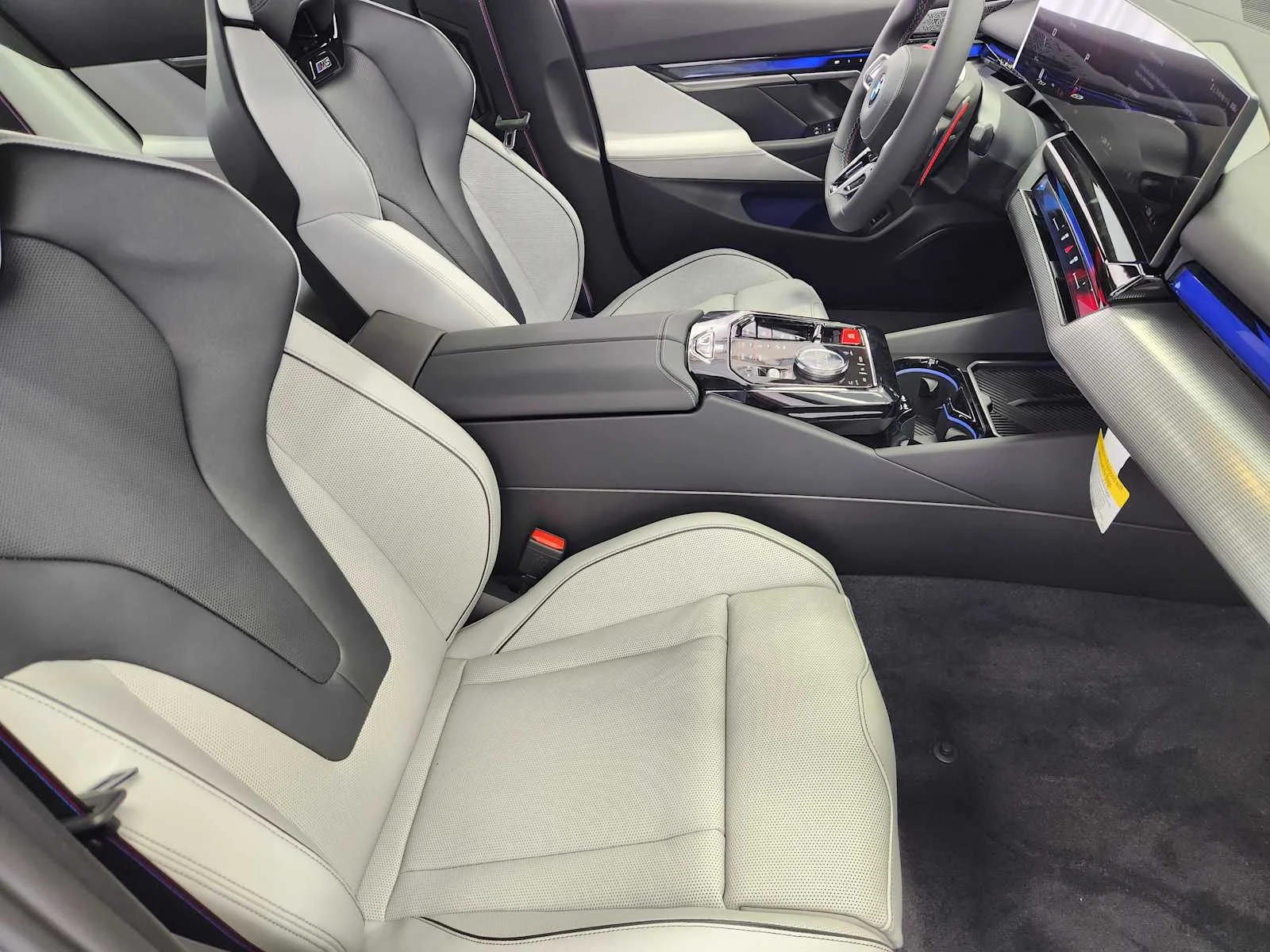 New 2027 Special Order Color BMW  image 5