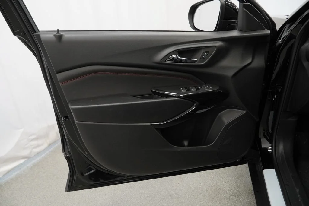 New 2026 Mosaic Black Metallic Chevrolet 2RS image 21