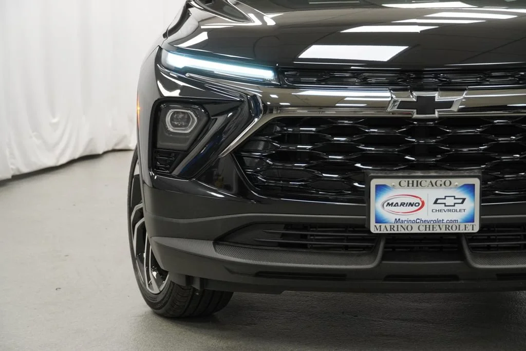 New 2026 Mosaic Black Metallic Chevrolet RS image 33