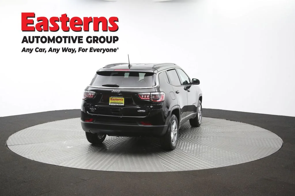 Used 2023 Black Jeep Latitude image 43