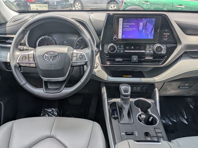 Used 2024 Black Toyota XLE image 33