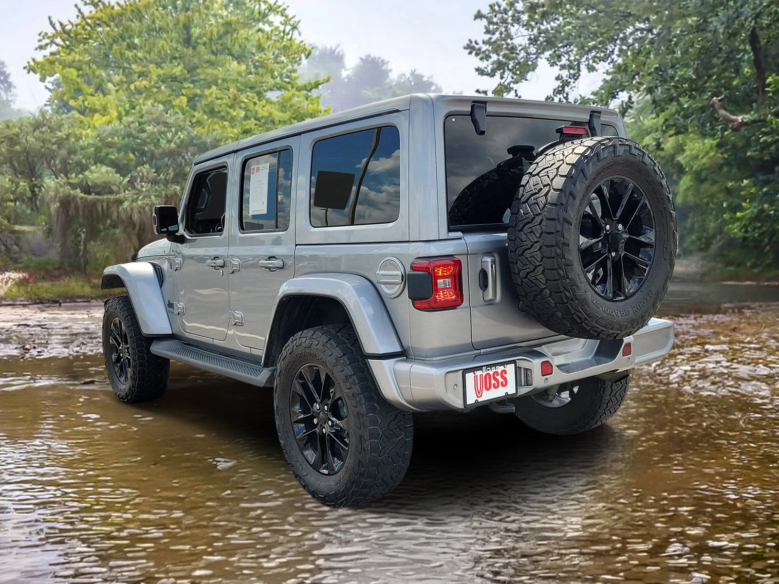 Used 2021 Billet Silver Metallic Clear Coat Jeep High Altitude image 3