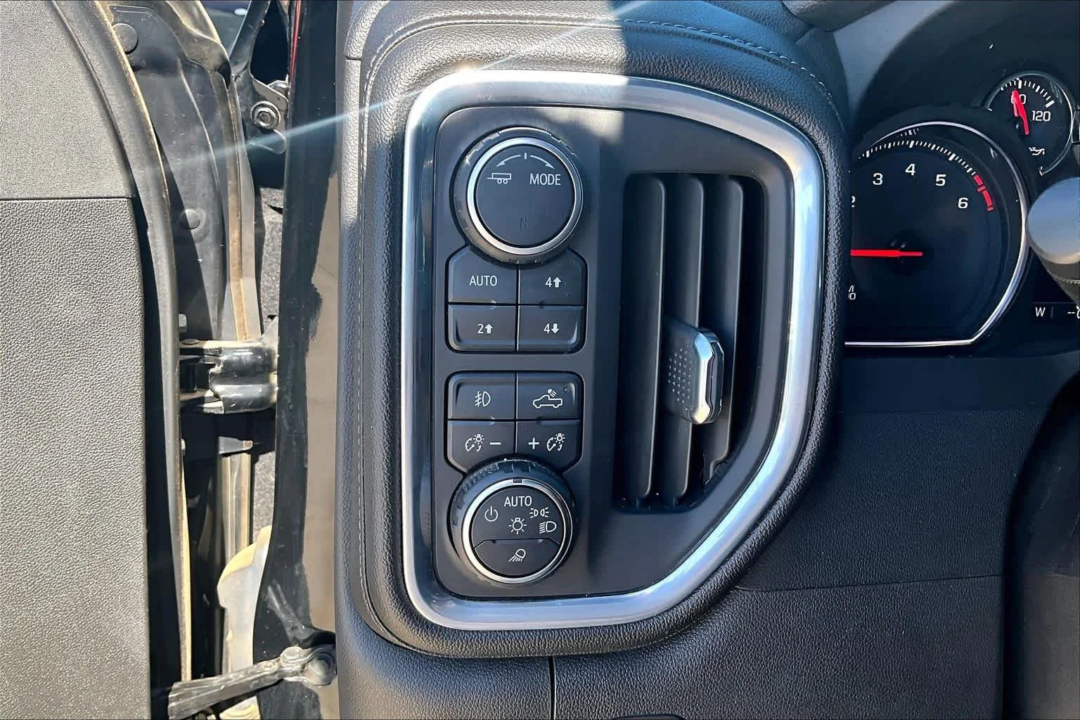 Used 2022 Black Chevrolet RST image 34