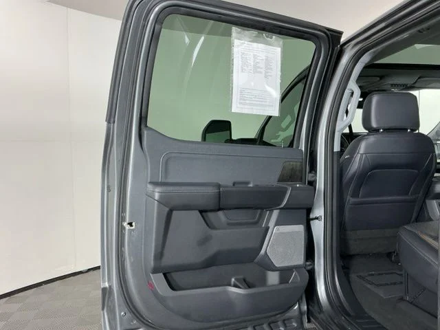 Certified Used 2025  Ford Lariat image 30