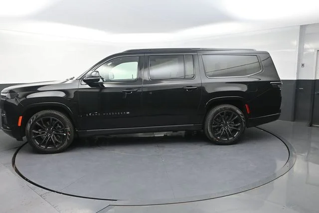 New 2026 High Gloss Black Exterior Paint Jeep Summit Reserve image 6