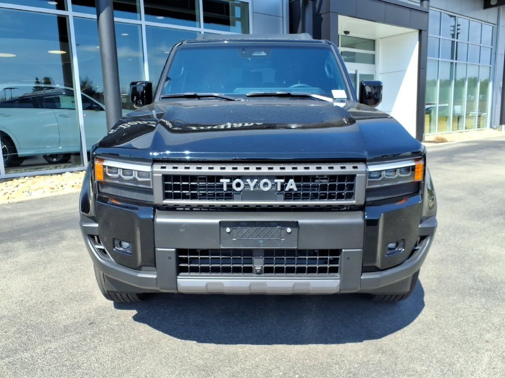 Used 2025 Black Toyota Base image 11