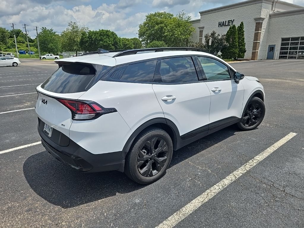Used 2025 White Kia X-Line image 3