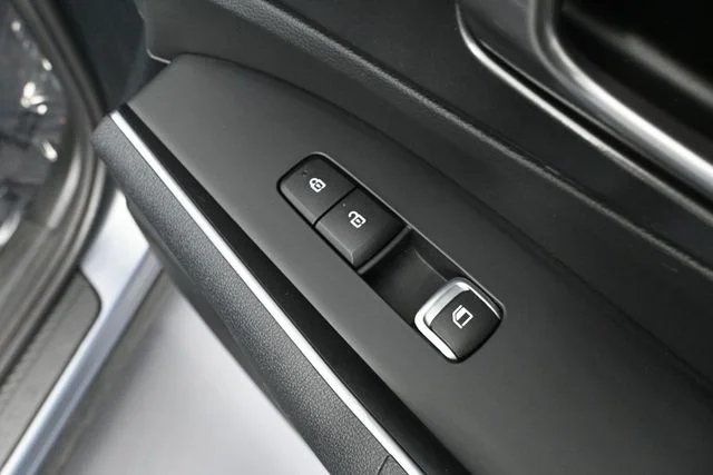 2023 Kia Sorento LX - Photo 46