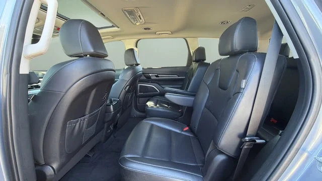 Used 2025 Everlasting Silver Kia S image 15