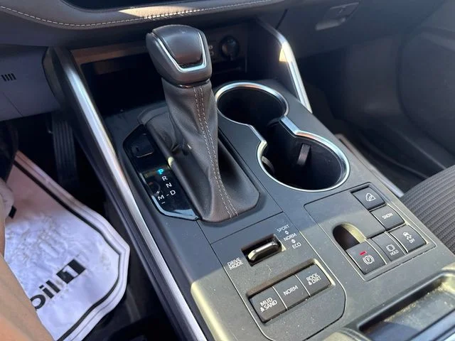 2023 Toyota Highlander LE - Photo 33