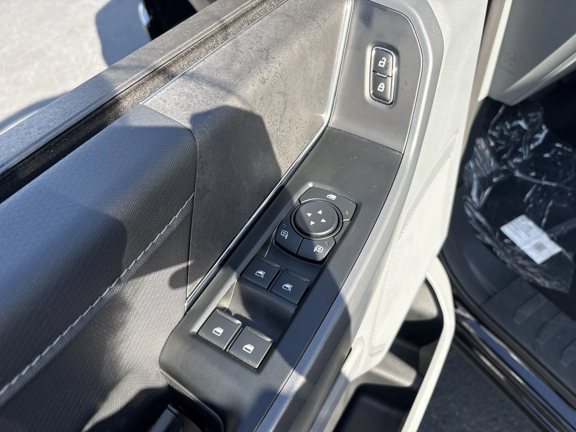 New 2026 Agate Black Metallic Ford XLT image 13