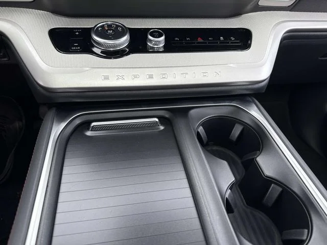 Used 2025 White Ford Active image 27