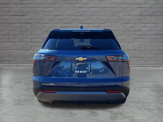 Used 2025 Lakeshore Blue Metallic Chevrolet LT image 4