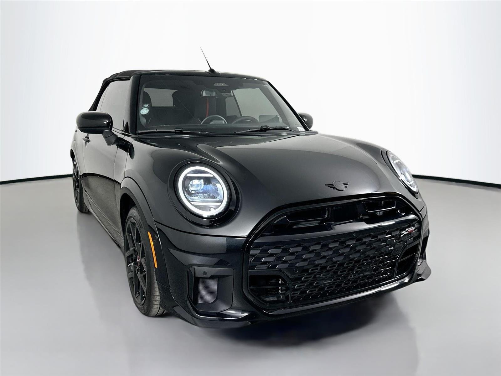 New 2026 Midnight Black II Metallic MINI Iconic image 3