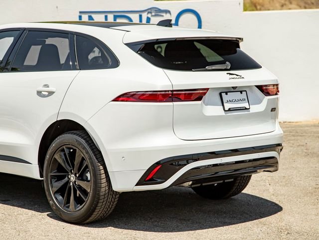 New 2026 Ostuni Pearl White Jaguar P250 R-Dynamic S image 10