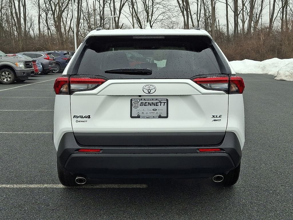2025 Toyota RAV4 XLE - Photo 7