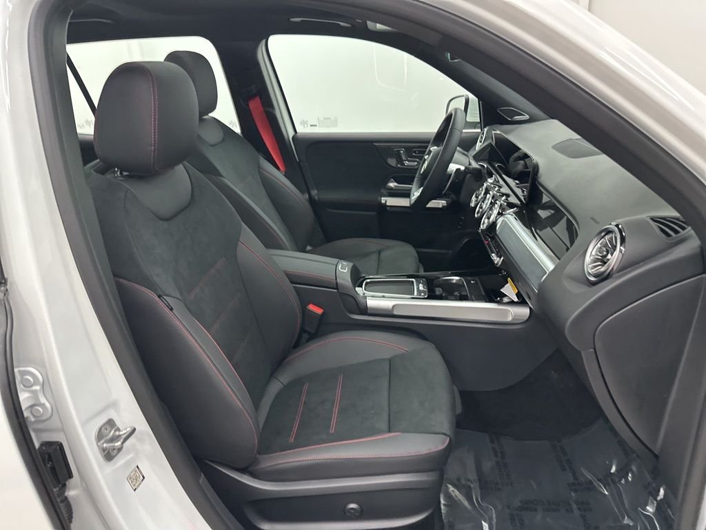 New 2026 Polar White Mercedes-Benz AMG® GLB 35 4MATIC® SUV image 29