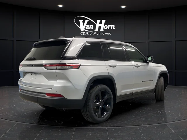 New 2026 Silver Zynith Exterior Paint Jeep Limited image 7