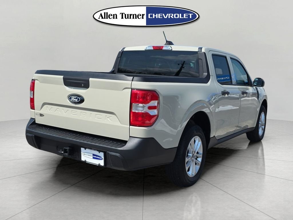 Used 2025 Beige Ford XL image 4