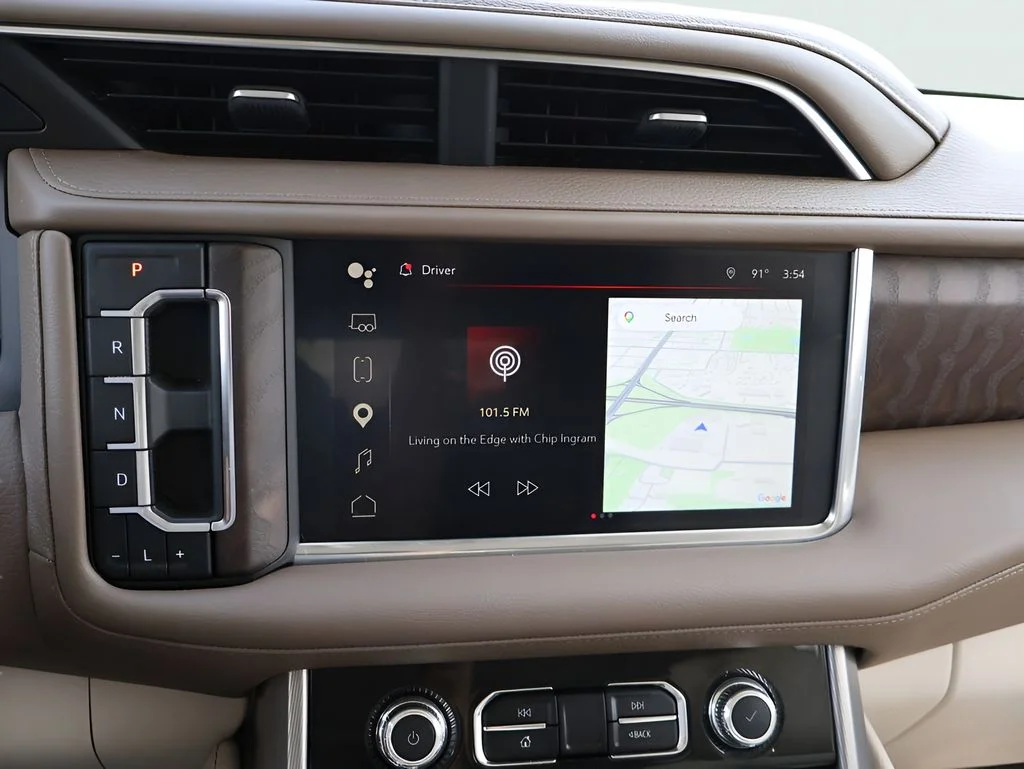 Used 2023 White Frost Tricoat GMC Denali image 23