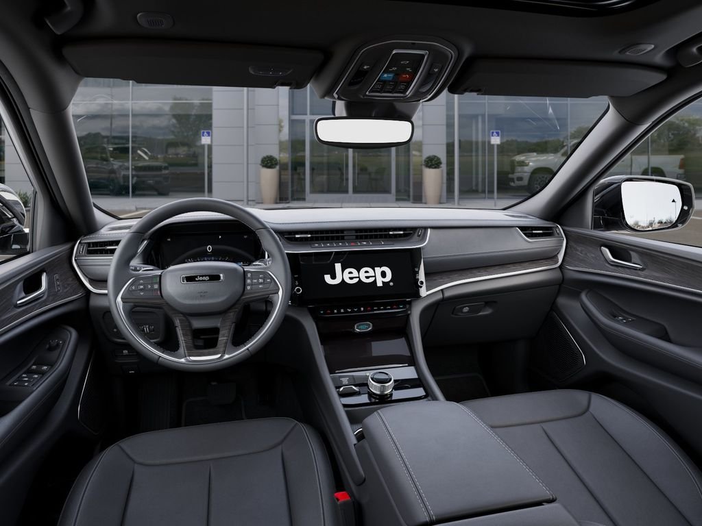 New 2026 Silver Zynith Exterior Paint Jeep Limited image 14