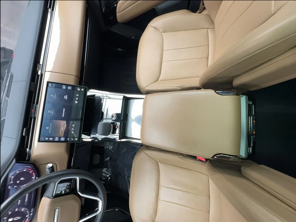 Used 2024 Blue Land Rover SE image 37