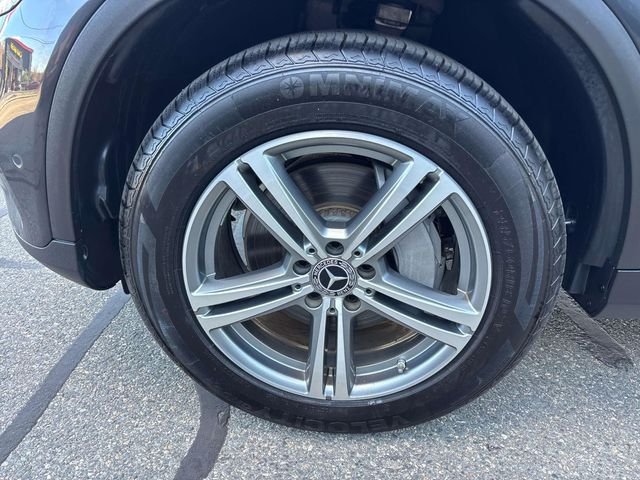 Used 2021 Gray Mercedes-Benz GLC 300 image 8