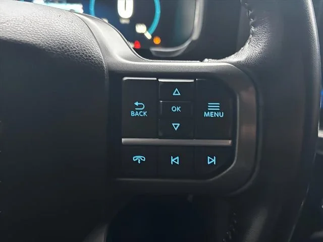 Used 2022  Ford XL image 16