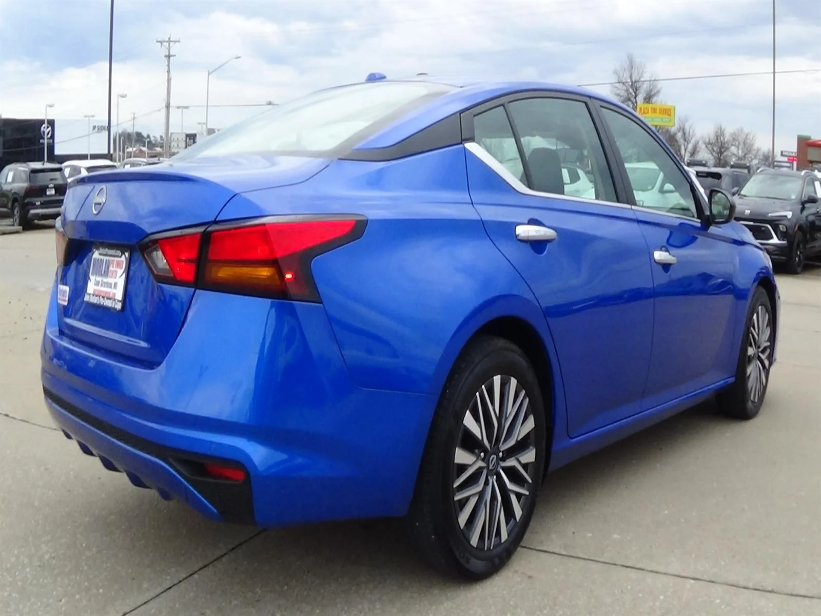 Used 2025 Bluestone Pearl (rcf) Nissan 2.5 SV image 6