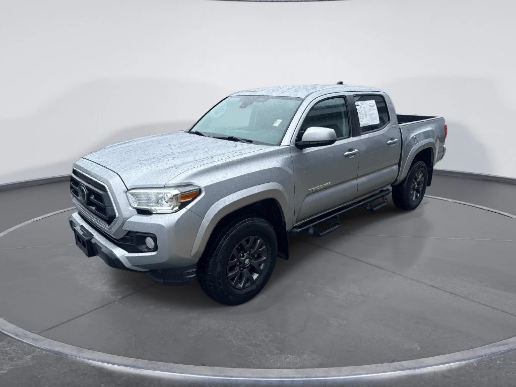 Used 2021 Silver Toyota SR5 image 3