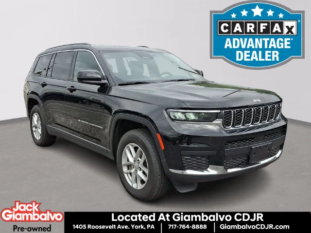 Used 2025 Black Jeep Laredo image 1
