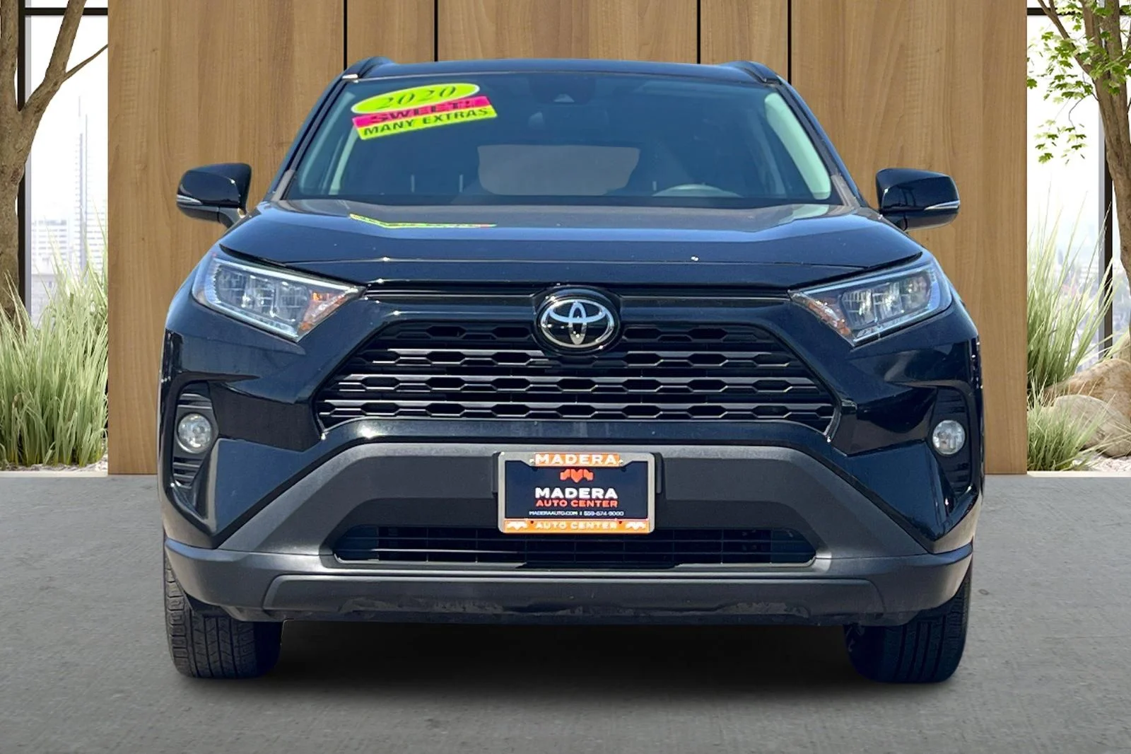 Used 2021 Black Toyota XLE image 9