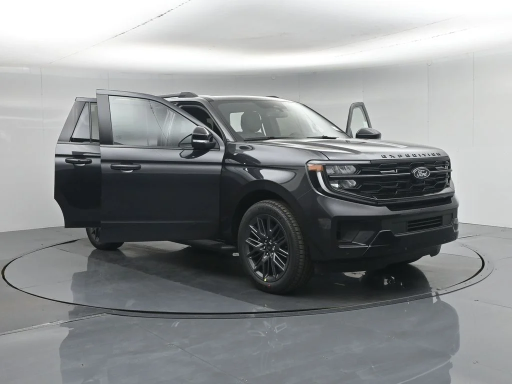 New 2026 Gray Ford Platinum image 35