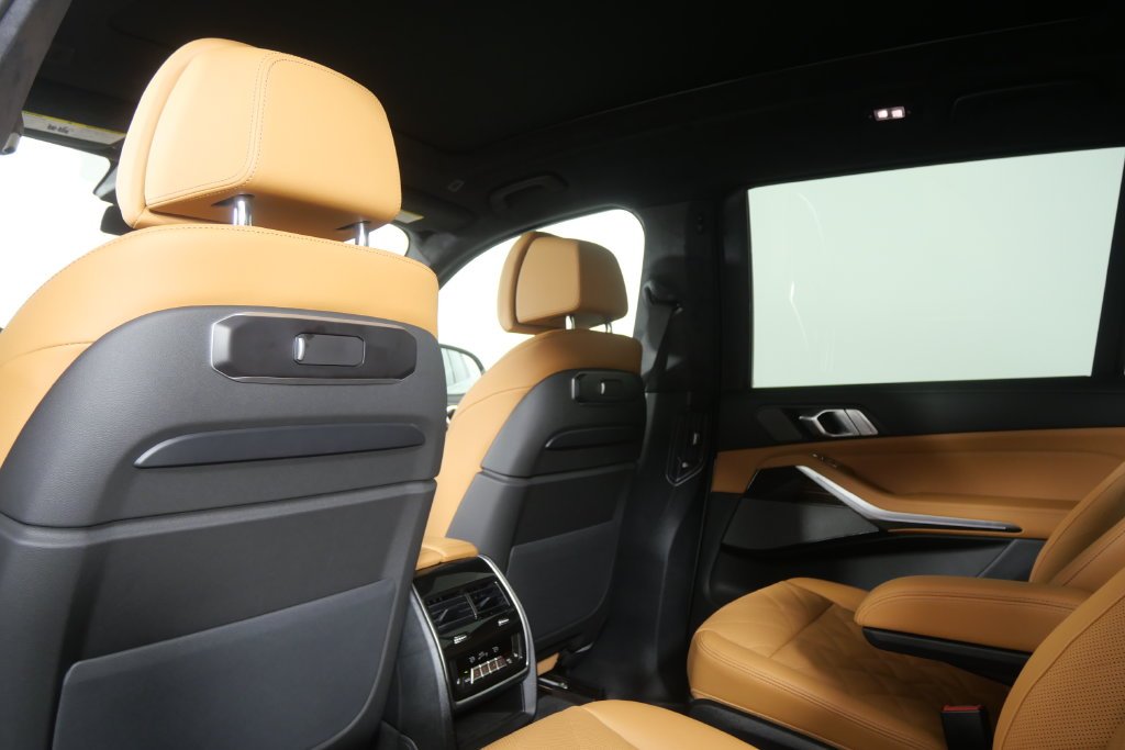 New 2027 Mineral White Metallic BMW xDrive40i image 20