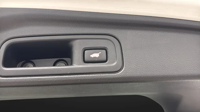 Used 2020 Platinum White Pearl Honda Touring image 31