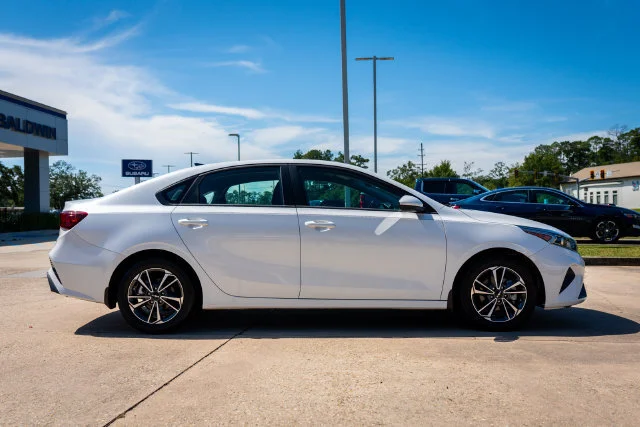 Used 2024 Snow White Pearl Kia LXS image 19