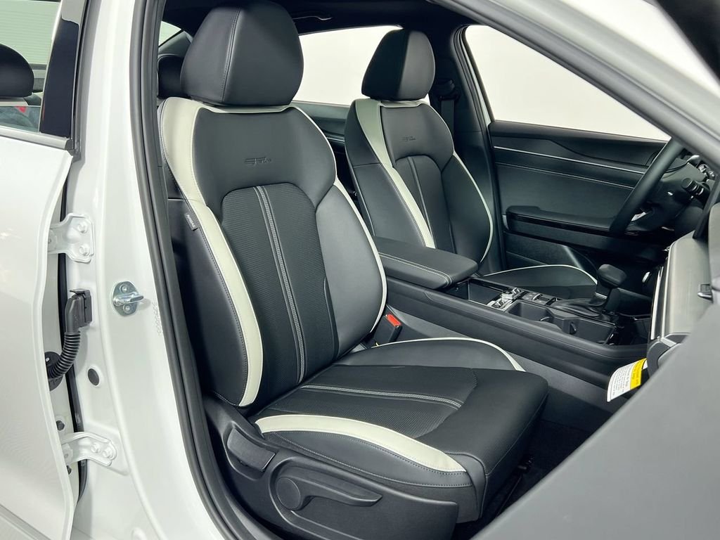 New 2026 Snow White Pearl Kia GT-Line FWD image 31